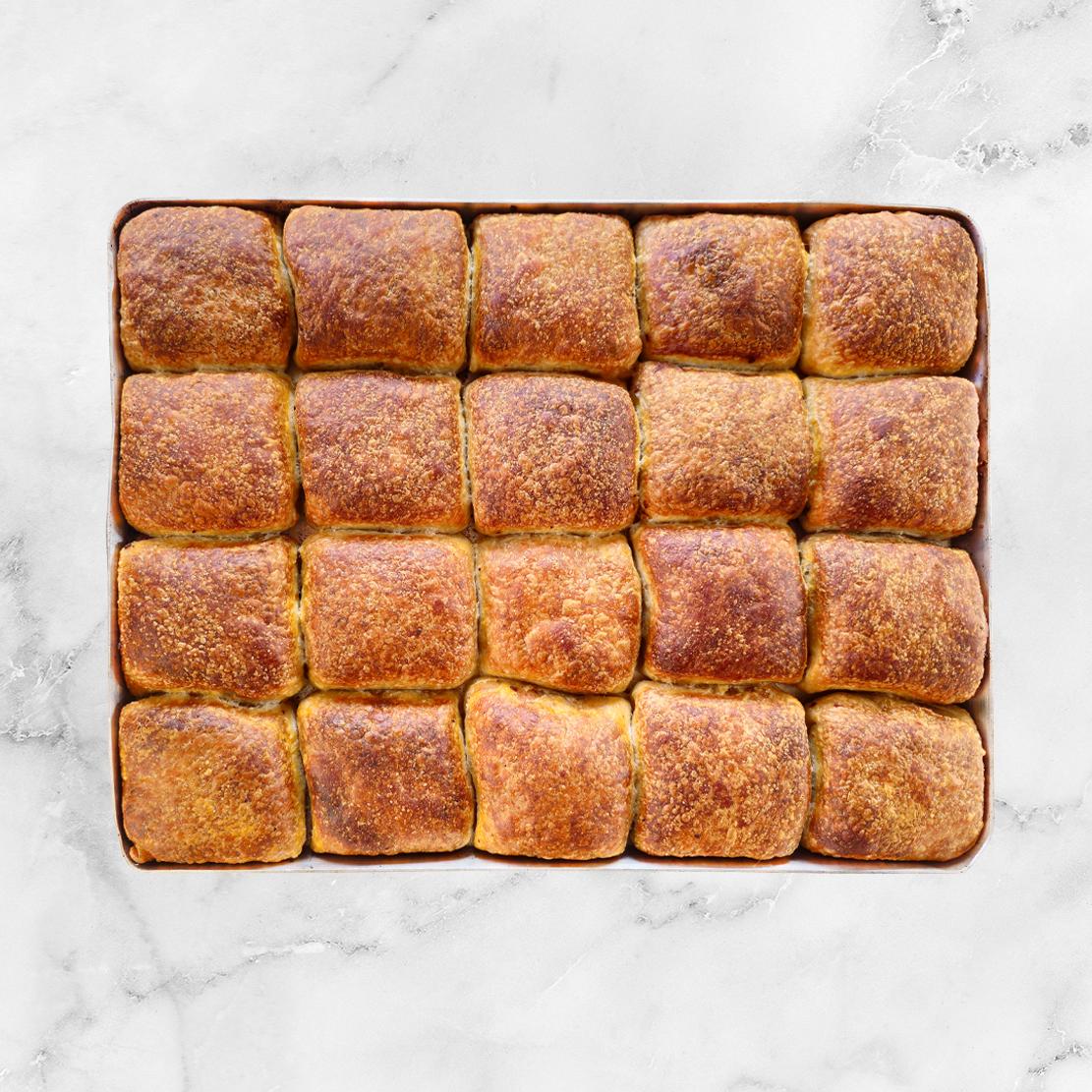 Arnavut Mantısı ( Kıymalı ) Tepsi / Bohça Böreği / Treyağlı 20 adet